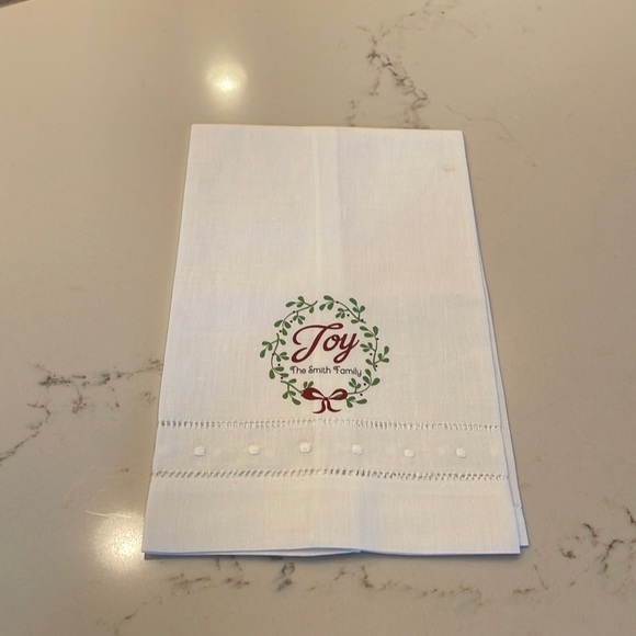 ❤️🎄❤️ Christmas Decorative Towels | Set of 2 | NWOT | The Smith Family ❤️🎄❤️ - Picture 4 of 9